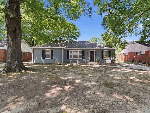 2nd image of 1841 Cornelia Ln