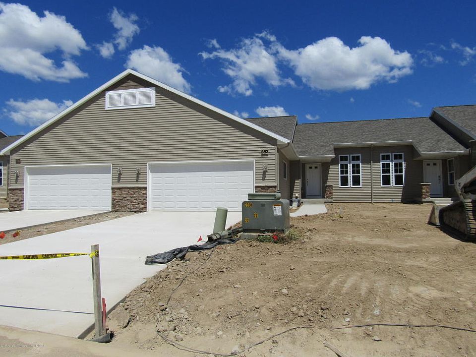 1st image of 383 Barrington Cir #60