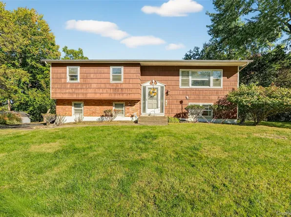 9 Oakwood Lane, Thiells, NY 10984