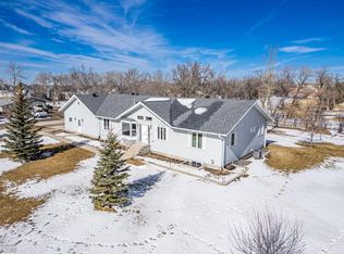 655 Christensen Ct, Mapleton, ND 58059