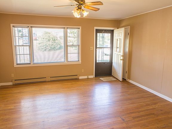 4th image of 397 Boxwood Ln