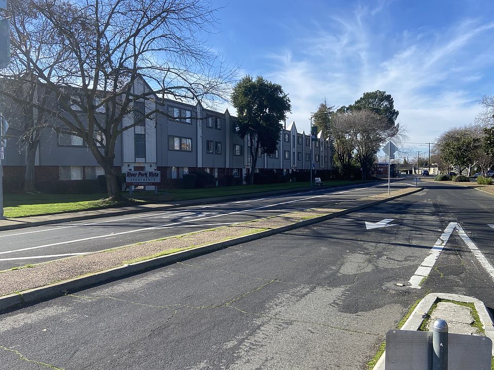 Convienient H street location opens up to J Street. Leading in to River Park neighborhood.