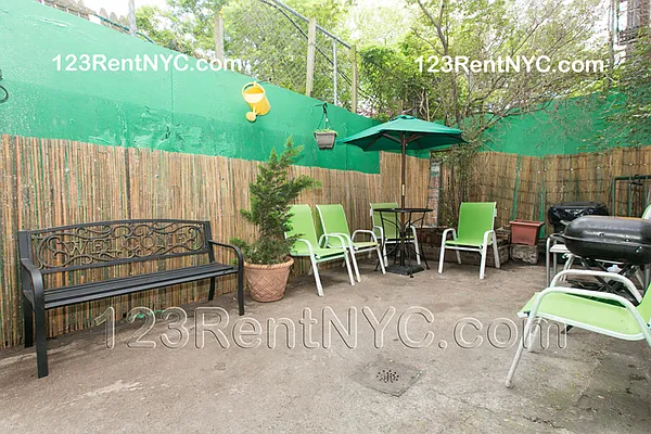 Rented by Chartwell Manhattan Realty | media 13