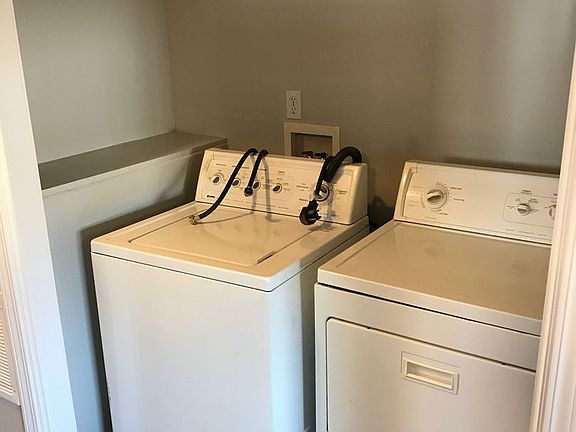 5th image of 128 13th Ave N APT 2