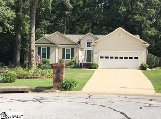 22 Chantilly Rue Ct, Simpsonville, SC 29681