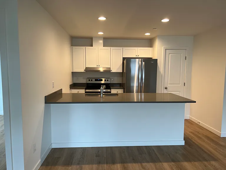 314 SW Washington Ave #102 — Photo 7