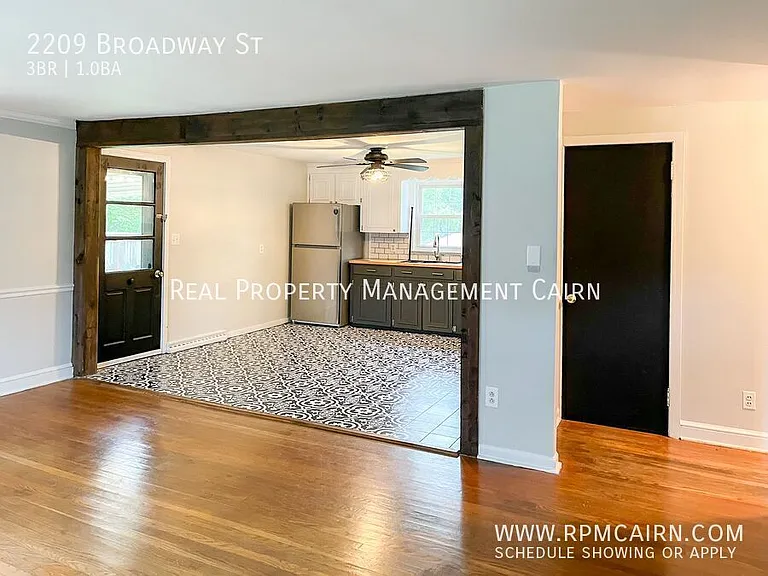 2209 Broadway St — Photo 7