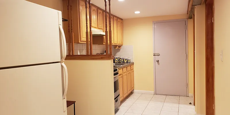 Rented by Lot & Units Realty Inc | media 18