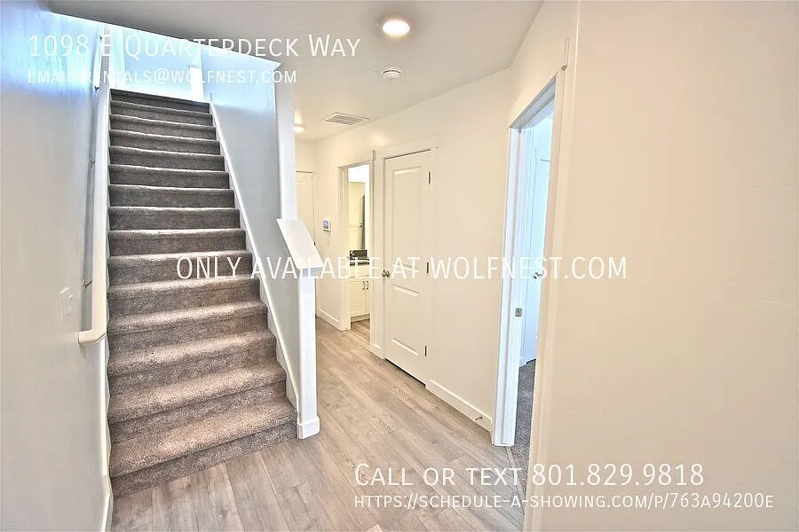 Building Photo - 1098 E Quarterdeck Way