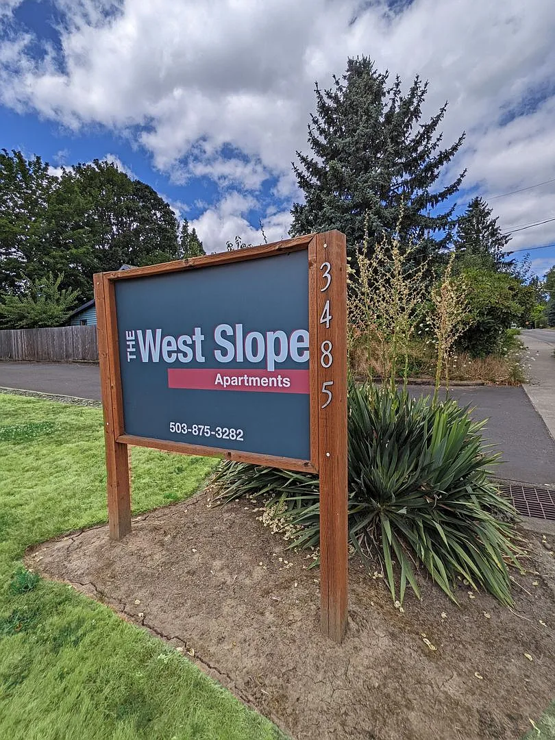 West Slope Apartments — Photo 3