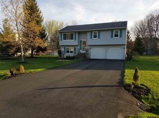 9 Canvasback Rdg, Waterford, NY 12188