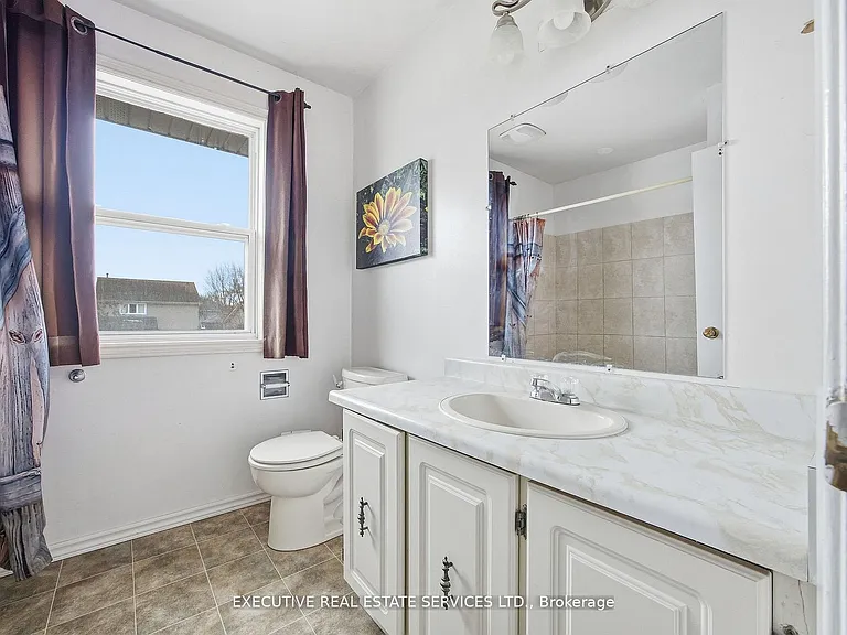 69 Lorraine Cres — Photo 23