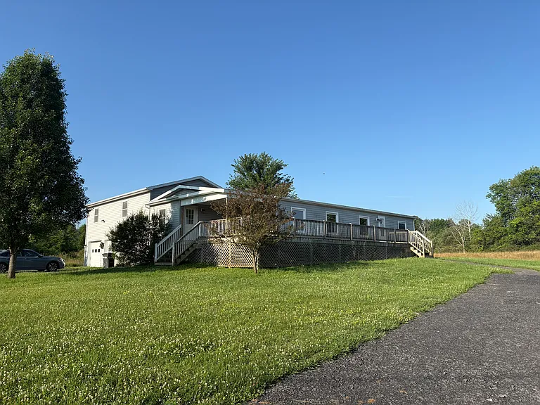Private drives and seperate private entrances for both apartments