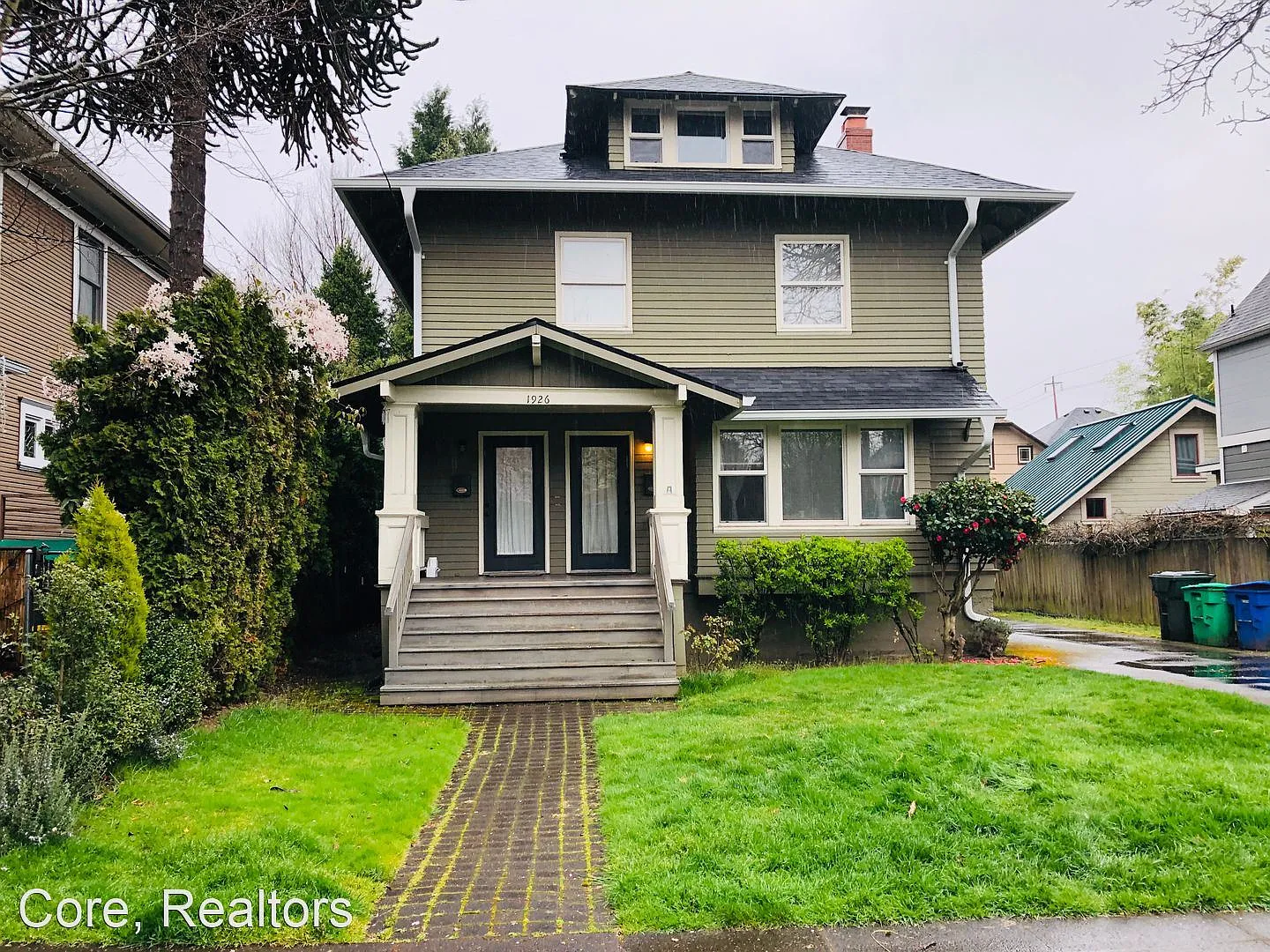 1926 NE 11th Ave photo 1