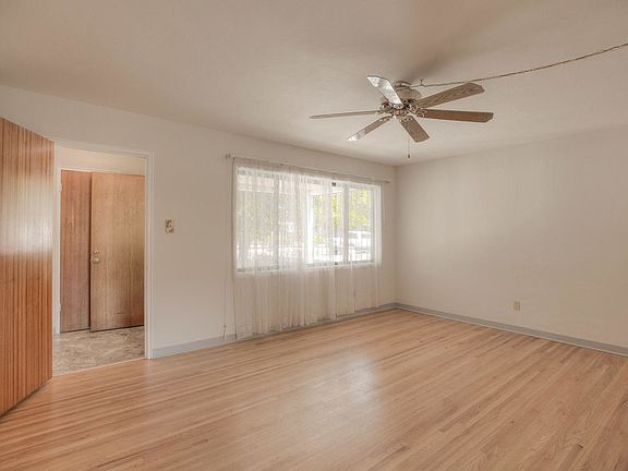 2nd image of 725 Ortiz Dr NE