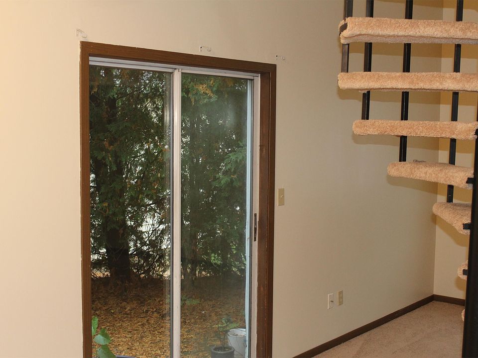 1st image of 536 Valley Dr #F