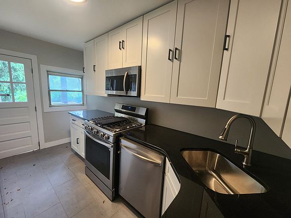 5th image of 469 Norton St Unit 1