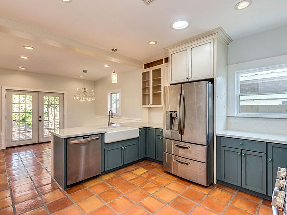 5th image of 1618 E Brill St