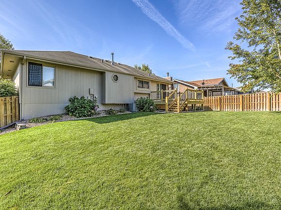 5th image of 6834 Hill Crest Ln