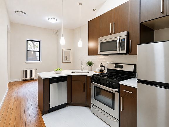2nd image of 400 W 25th St APT 1G