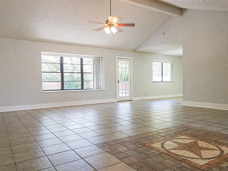 12912 Pegasus St — Photo 4