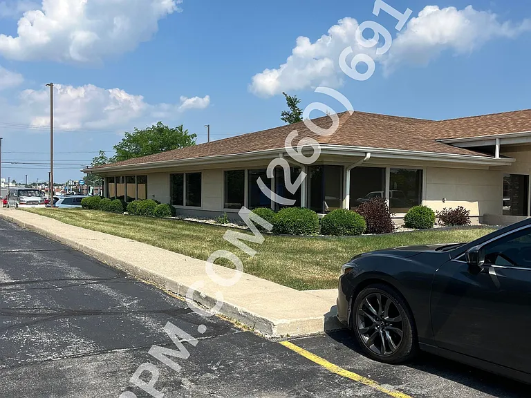 4915 Illinois Rd — Photo 6