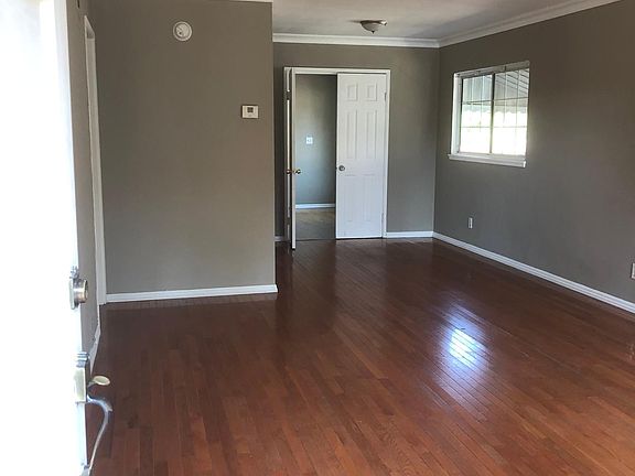 3rd image of 8706 Costello Ave