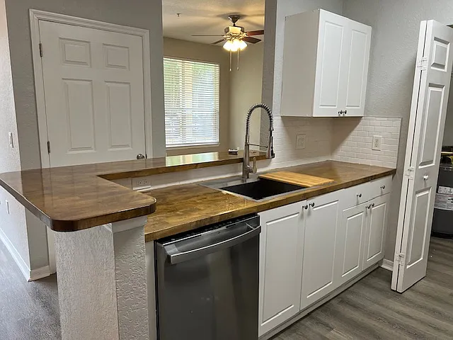 837 Grand Regency Point — Photo 14