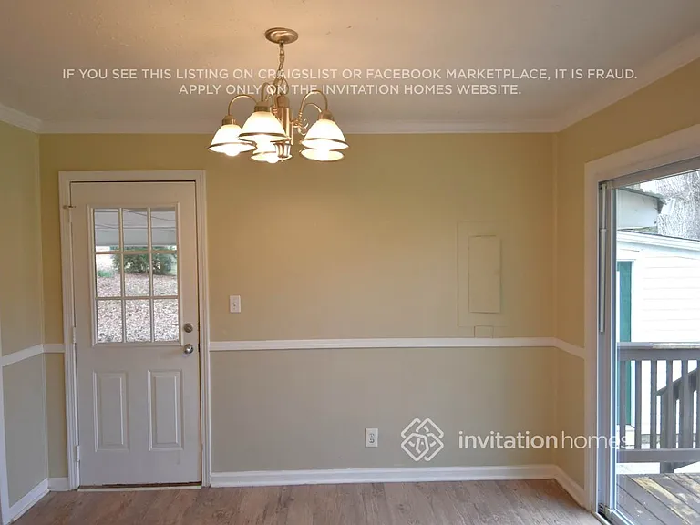 110 Woodglen Ct — Photo 3
