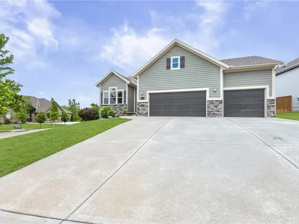 25250 W 141st Ter, Olathe, KS 66061