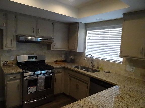 5th image of 3817 W Hillsdale Ave