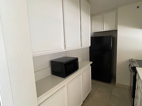 3rd image of 7506 Parkway Dr Unit 103