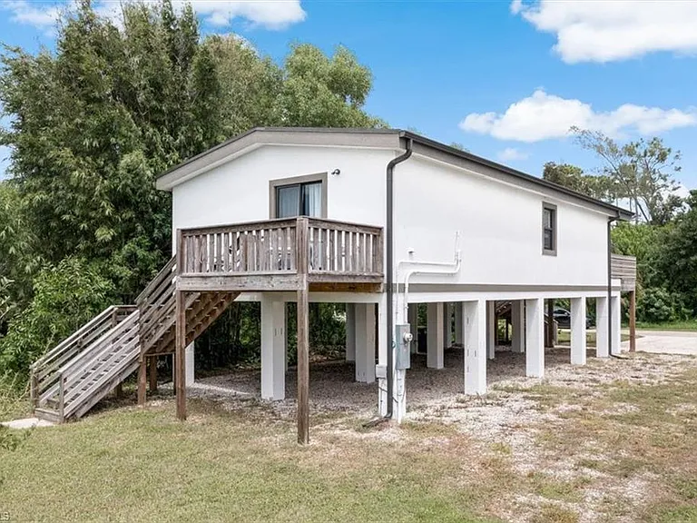 3260 Woodside Ave — Photo 31