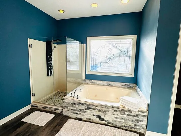 101 Long Pointe Dr — Photo 41
