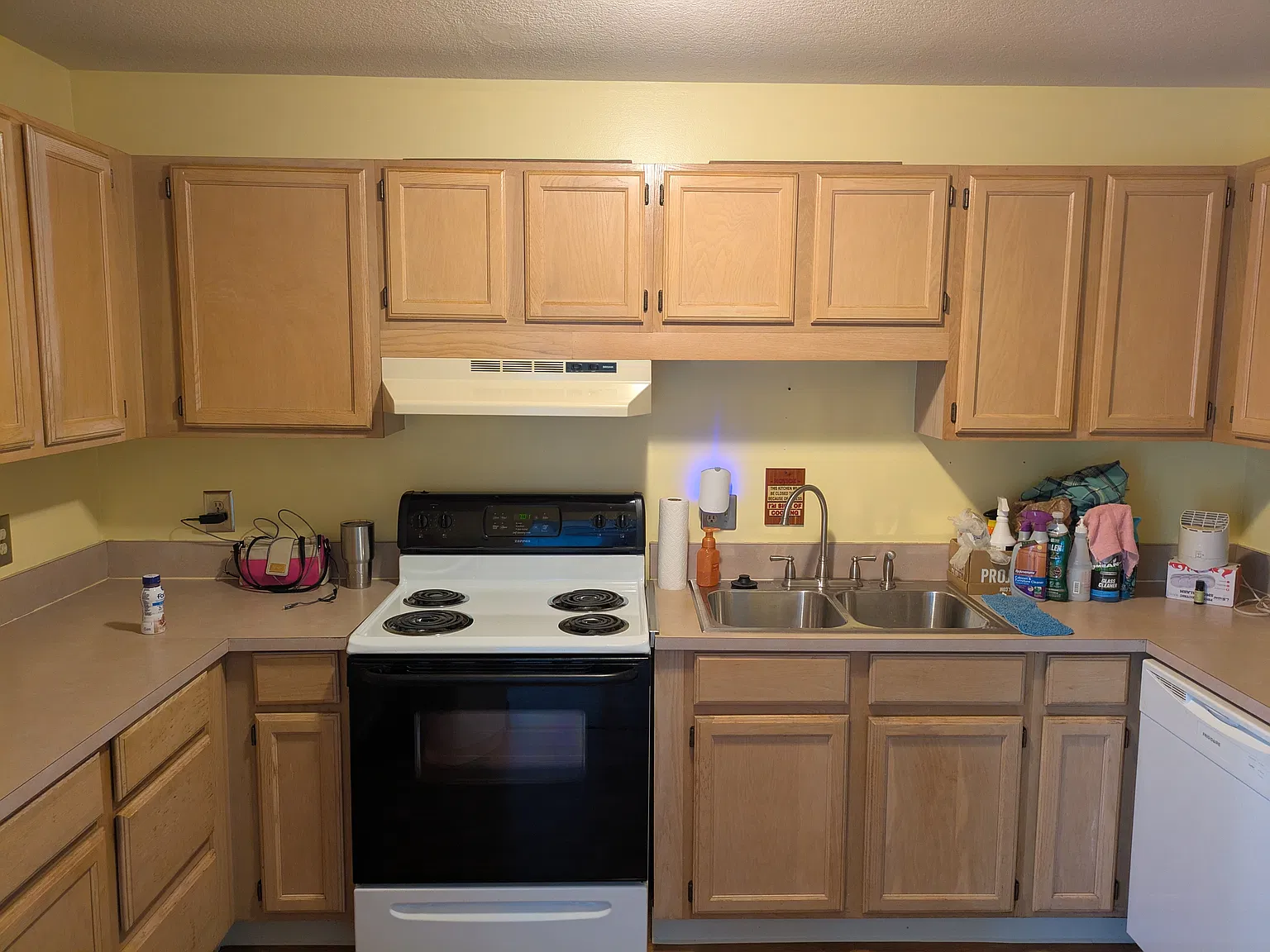 557 Edgewood Dr — Photo 3