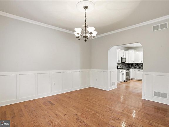 3rd image of 117 Glen Ridge Rd