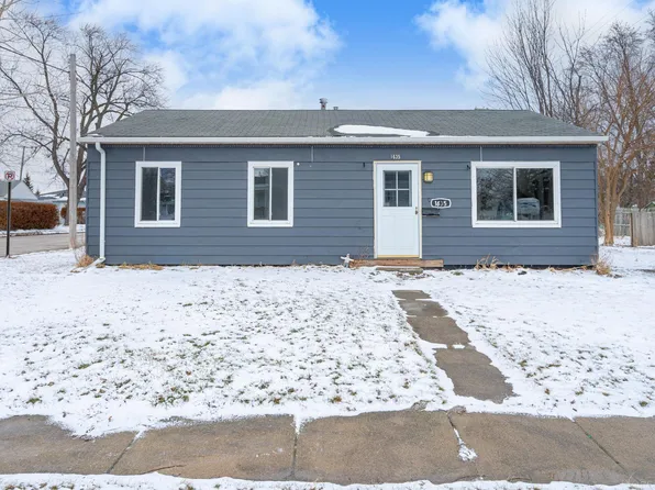 1635 Wells St, Port Huron, MI 48060