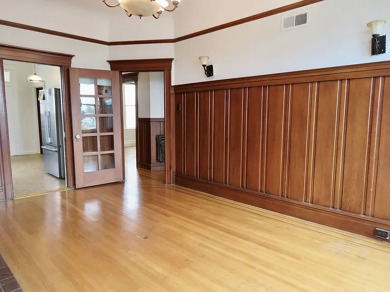 819 Ashbury St — Photo 13