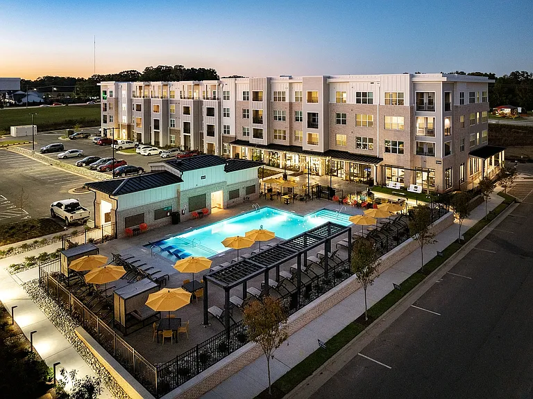 Abberly Royal Creek Apartment Homes — Photo 60