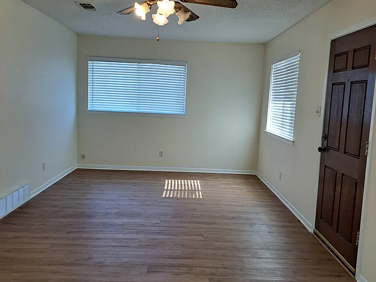4006 Atlas Dr — Photo 13