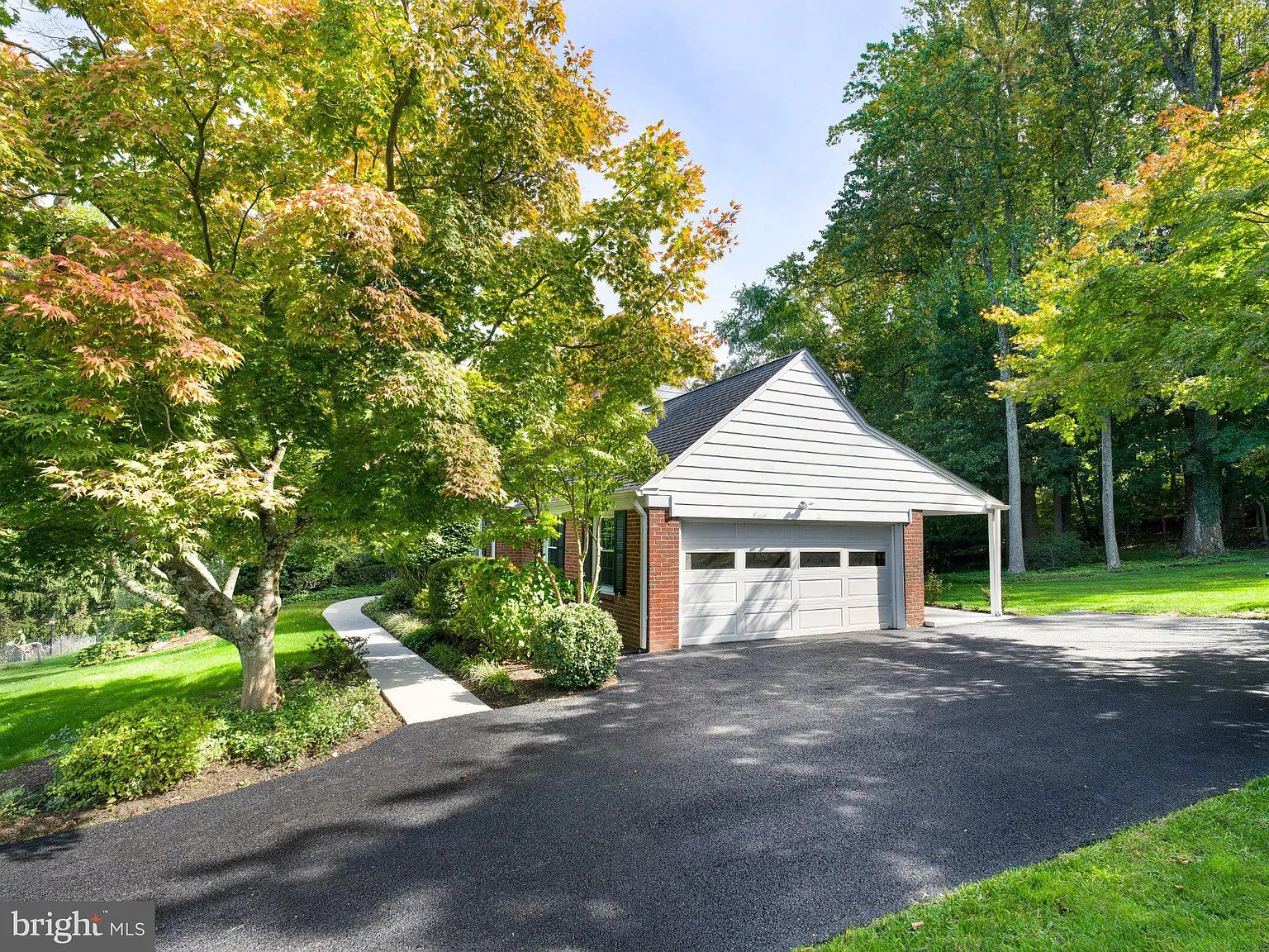 3 bed, 3.5 bath, 1840 sqft, $5,000 — Photo 3