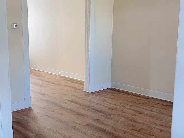 2307 Windsor Ave — Photo 6