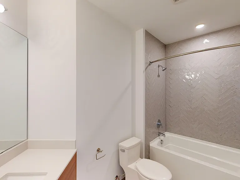 101 N Meridian — Photo 137
