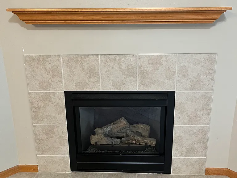 90 E Jefferson St #8 — Photo 2