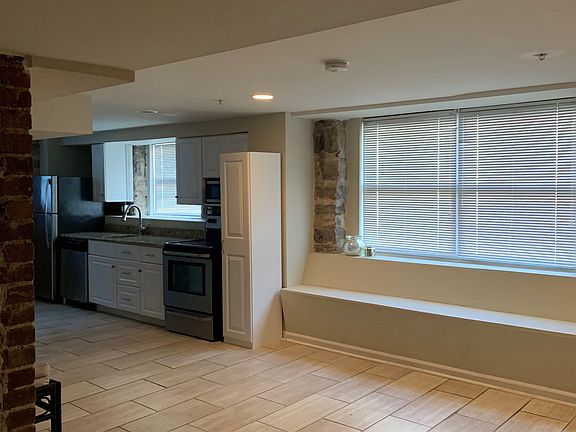 3rd image of 1605 16th Ave S APT 1