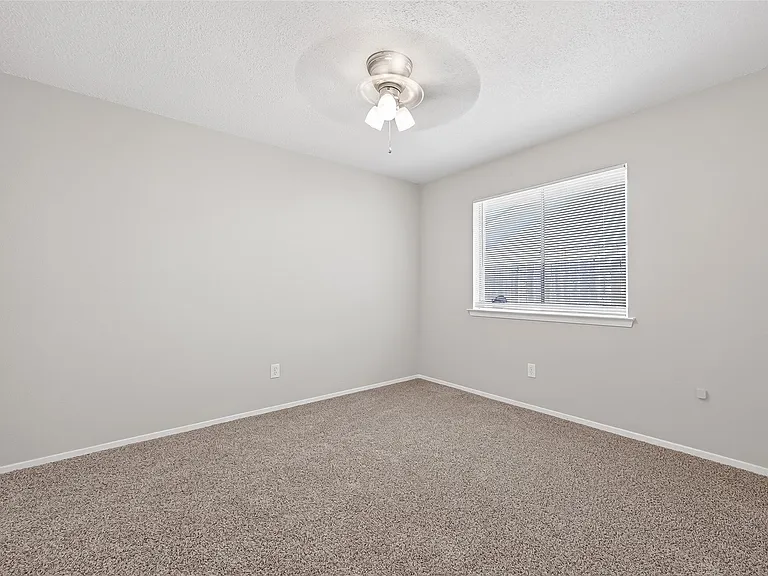 927 Comstock Springs Dr — Photo 8