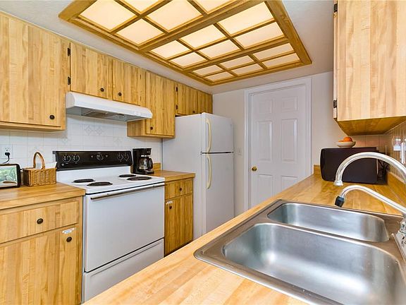 5th image of 4468 Costello St