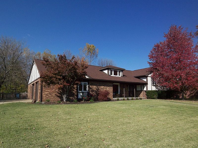2nd image of 4006 N Iroquois Dr