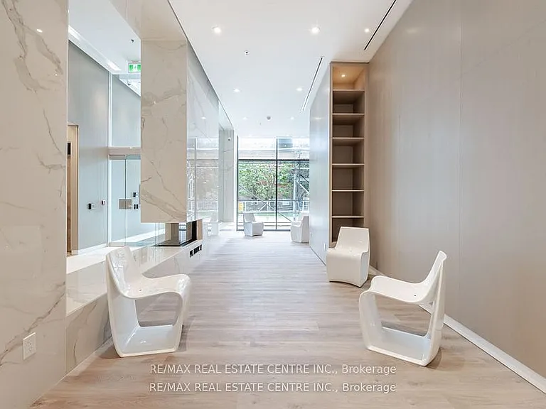 370 Martha St #1703 — Photo 5