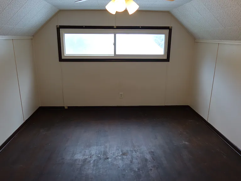 1637 Hanover St — Photo 19